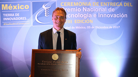 El gobierno de la República reconoce innovación en pinturas con el Premio Nacional de Tecnología